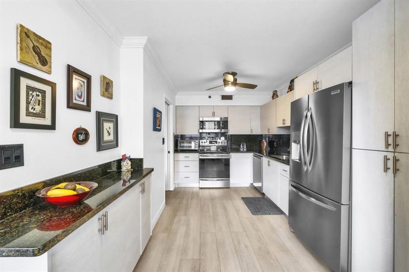 Image 15 of 35 For 7178 Promenade Dr  202