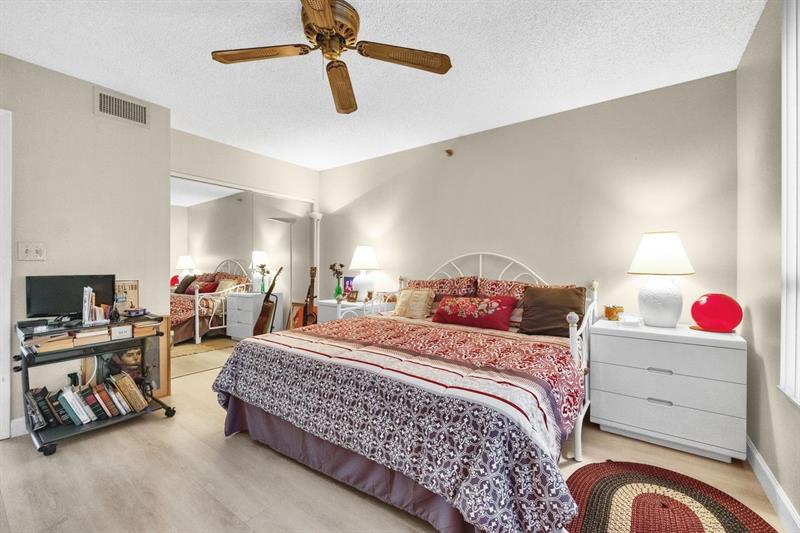 Image 21 of 35 For 7178 Promenade Dr  202