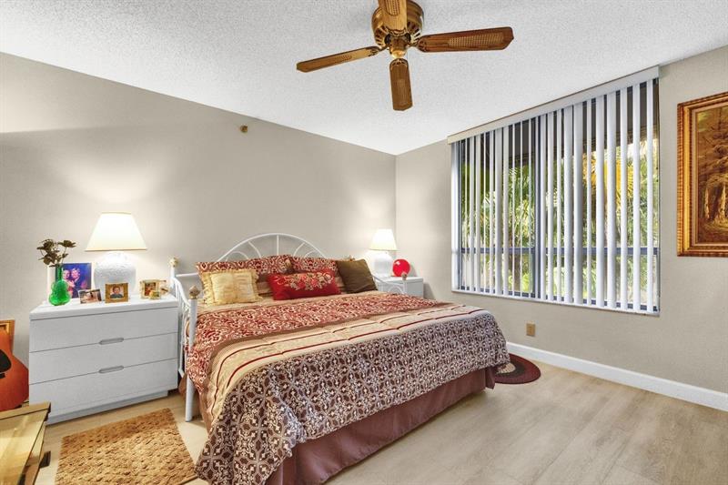 Image 23 of 35 For 7178 Promenade Dr  202