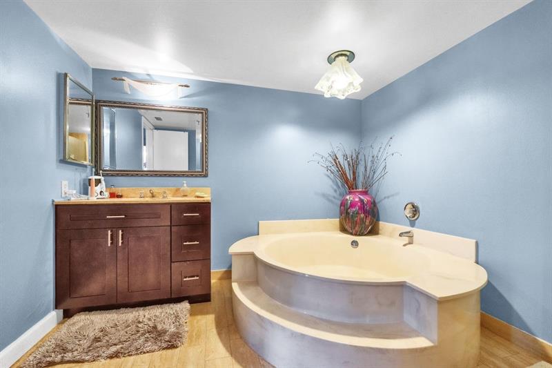 Image 33 of 35 For 7178 Promenade Dr  202