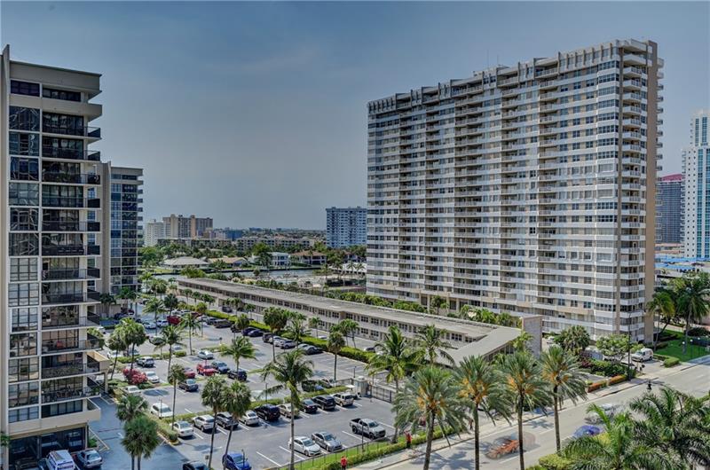 Image 32 of 51 For 2030 Ocean Dr  807