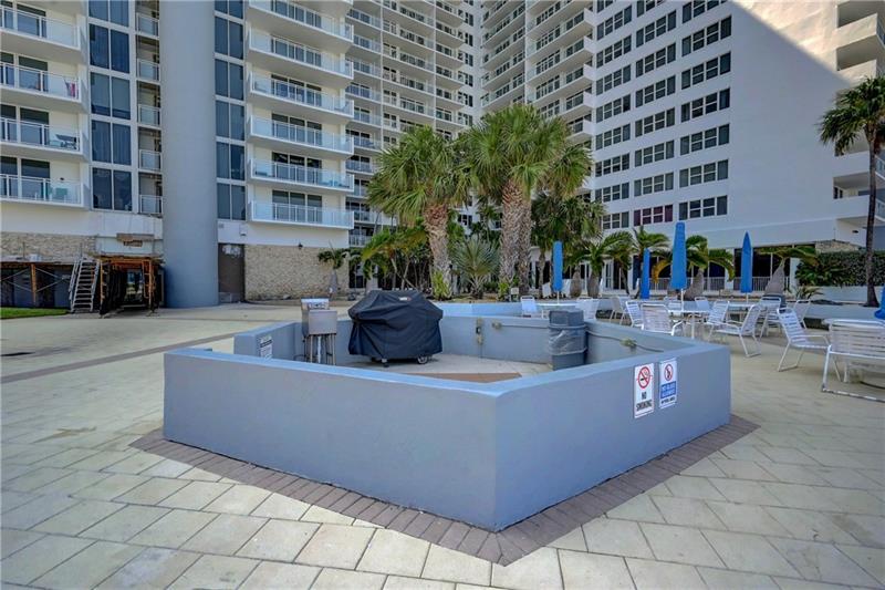 Image 33 of 51 For 2030 Ocean Dr  807