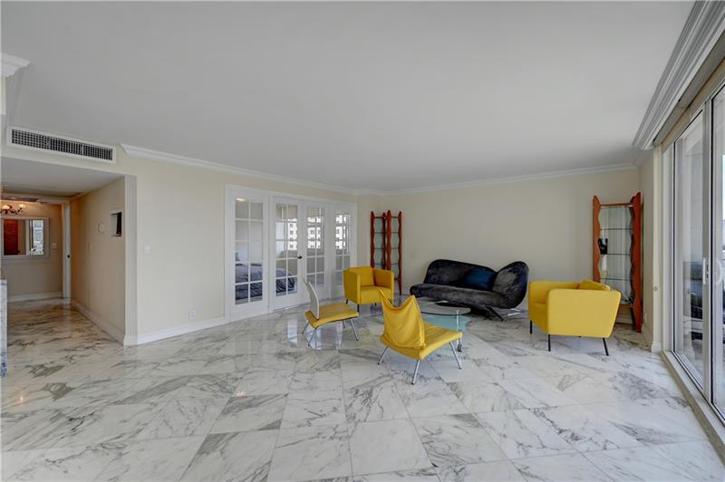 Image 5 of 51 For 2030 Ocean Dr  807