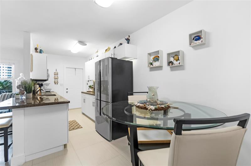 Image 11 of 31 For 2600 Ocean Dr  308