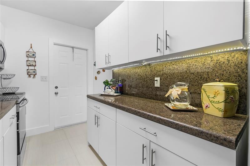 Image 13 of 31 For 2600 Ocean Dr  308