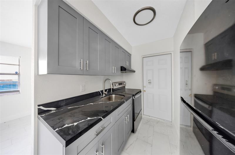 Details for 110 7th Ave  5, Pompano Beach, FL 33060