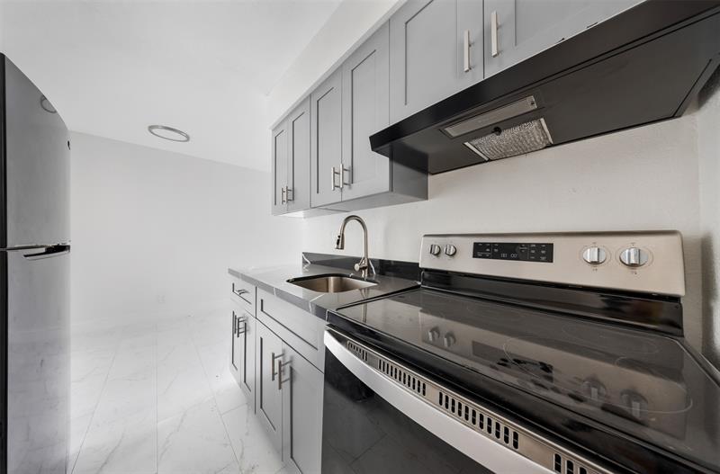 Image 3 of 15 For 110 7th Ave  5