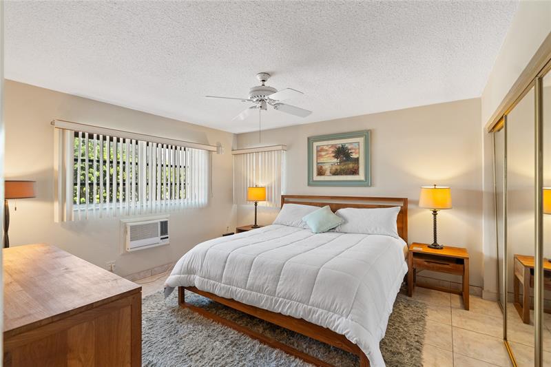 Image 14 of 26 For 161 10th Ave  3b