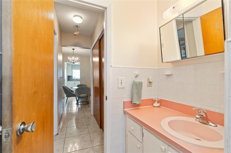 Image 19 of 26 For 161 10th Ave  3b