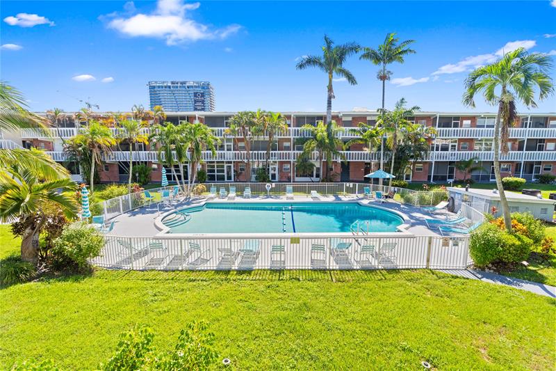 Image 21 of 26 For 161 10th Ave  3b