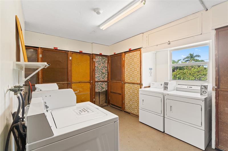 Image 22 of 26 For 161 10th Ave  3b