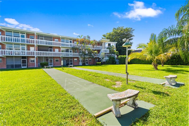 Image 24 of 26 For 161 10th Ave  3b