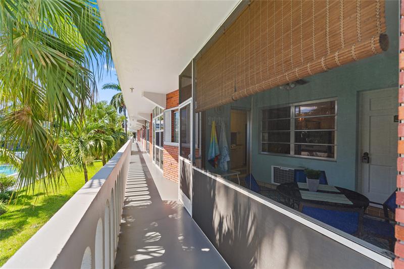 Image 3 of 26 For 161 10th Ave  3b