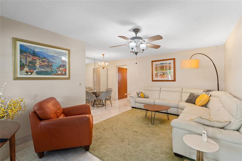 Image 4 of 26 For 161 10th Ave  3b