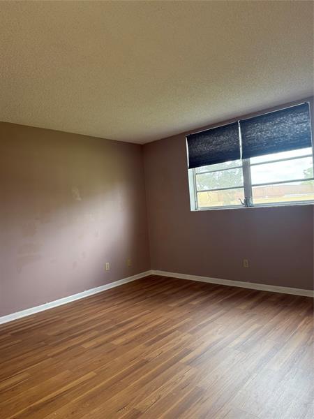 Image 14 of 39 For 5801 62nd Ave