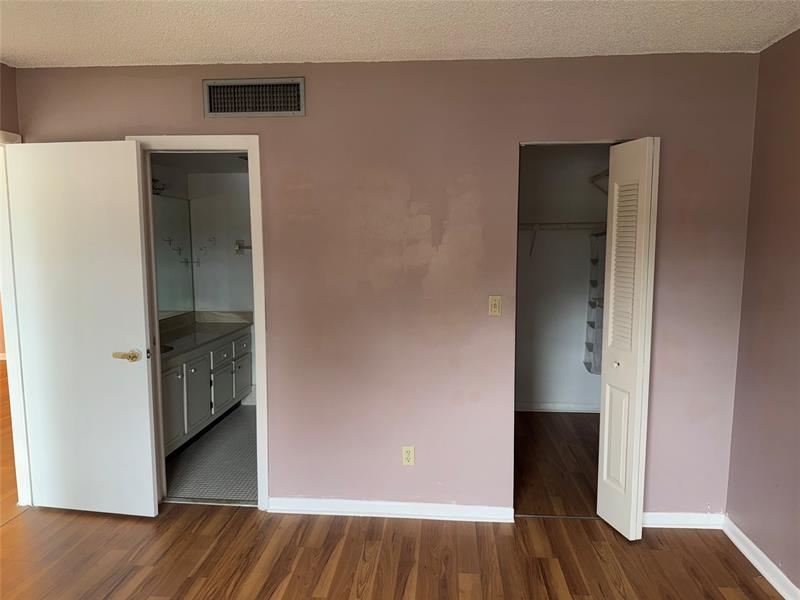 Image 15 of 39 For 5801 62nd Ave