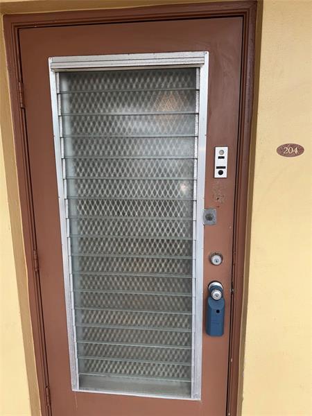 Image 4 of 39 For 5801 62nd Ave