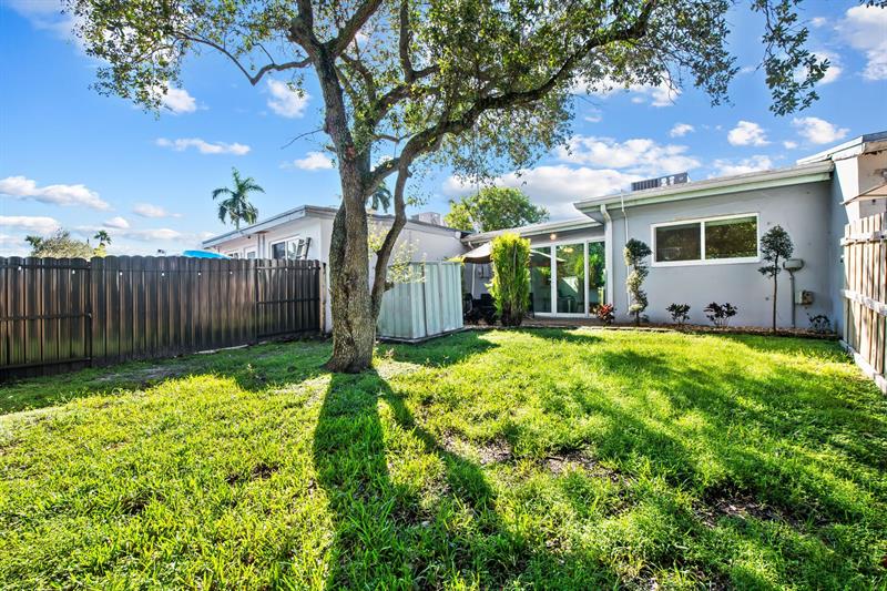 Image 17 of 20 For 824 Golf Drive