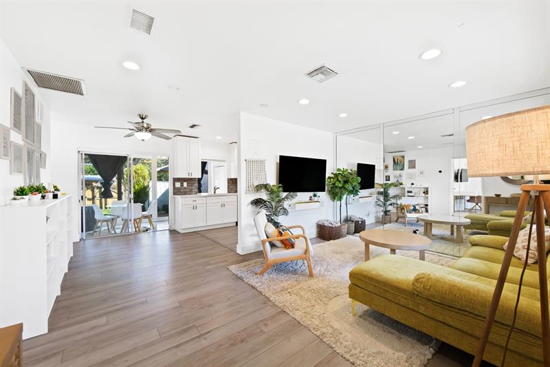 Image 5 of 20 For 824 Golf Drive