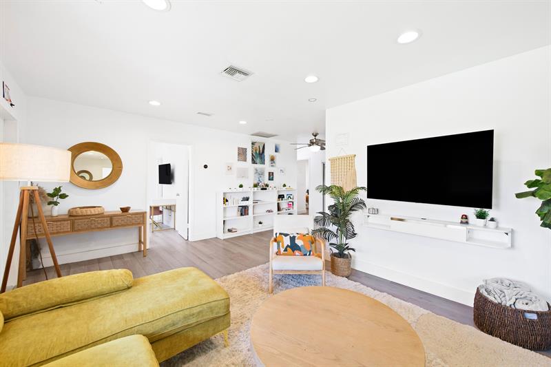 Image 7 of 20 For 824 Golf Drive