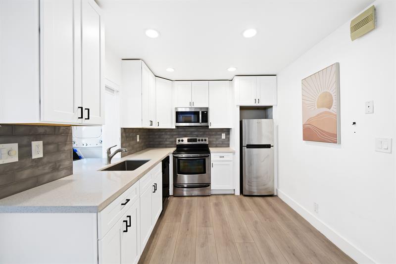 Image 8 of 20 For 824 Golf Drive