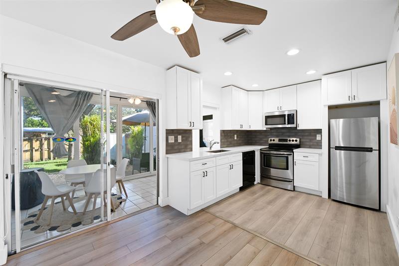 Image 9 of 20 For 824 Golf Drive