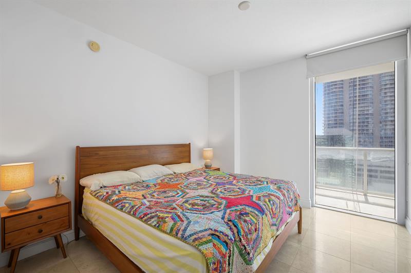 Image 10 of 39 For 1050 Brickell Ave  2302