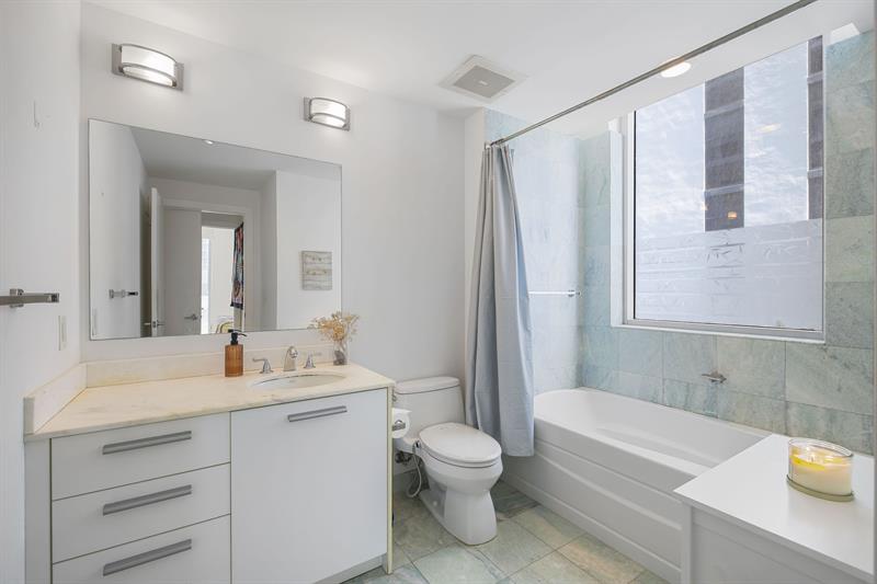 Image 12 of 39 For 1050 Brickell Ave  2302