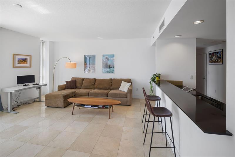 Image 27 of 39 For 1050 Brickell Ave  2302