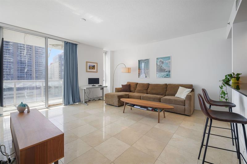 Image 28 of 39 For 1050 Brickell Ave  2302