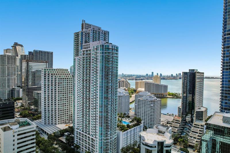 Image 30 of 39 For 1050 Brickell Ave  2302