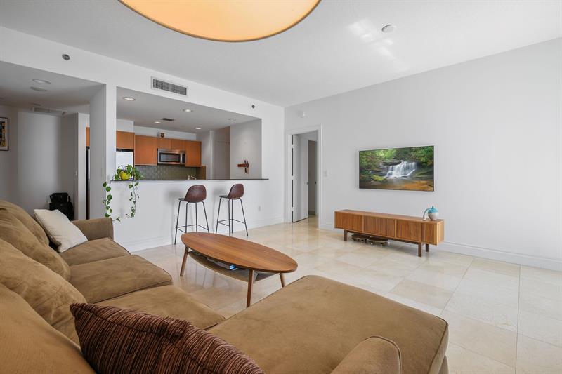 Image 8 of 39 For 1050 Brickell Ave  2302