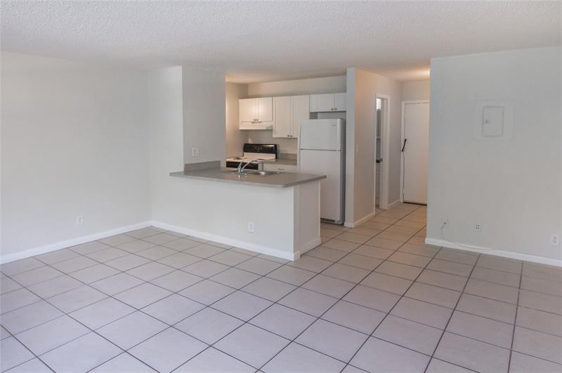 Image 5 of 9 For 2771 Riverside Dr  118