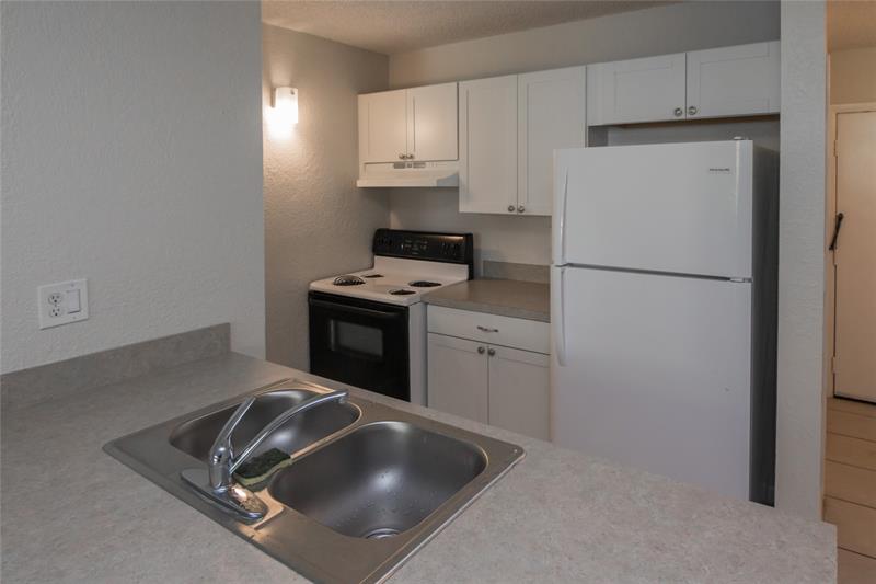 Image 7 of 9 For 2771 Riverside Dr  118