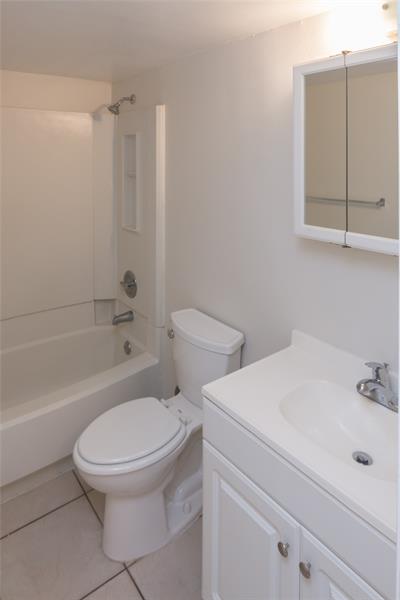 Image 9 of 9 For 2771 Riverside Dr  118