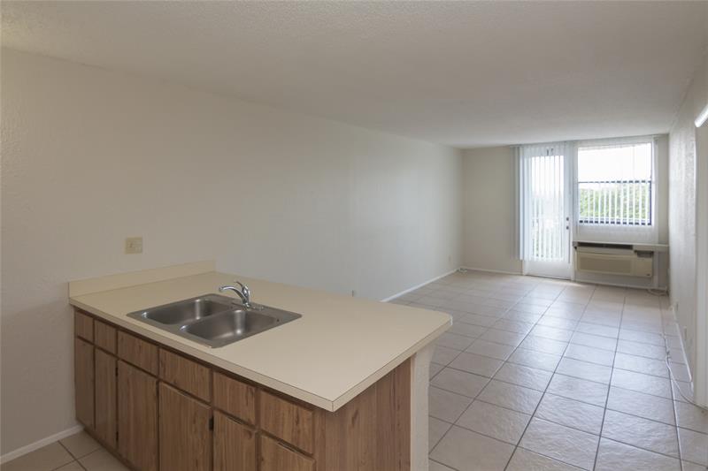 Image 6 of 12 For 2701 Riverside Dr  506