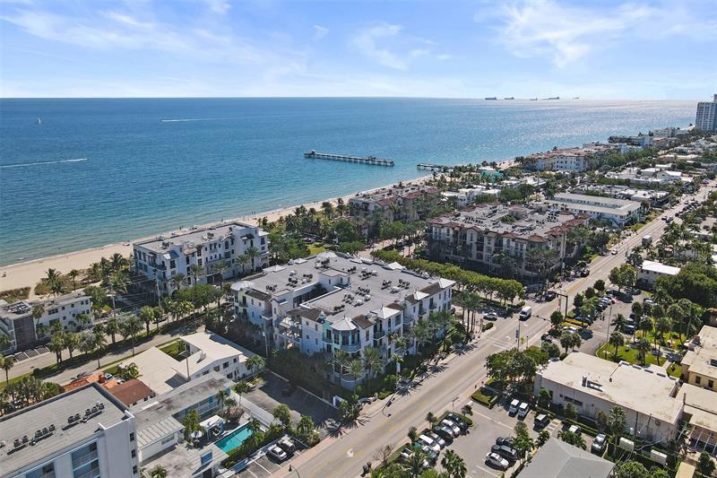 Image 11 of 72 For 4511 El Mar Dr  203