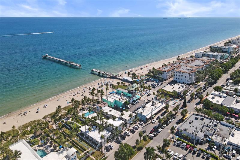 Image 14 of 72 For 4511 El Mar Dr  203