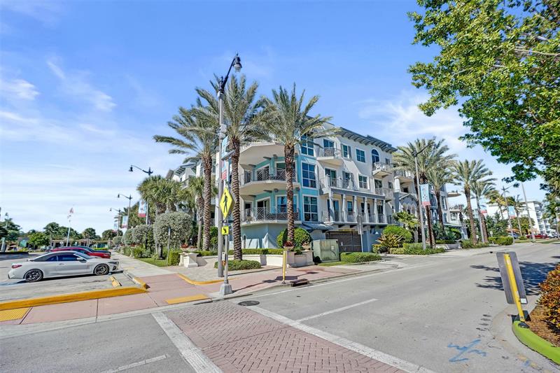 Image 16 of 72 For 4511 El Mar Dr  203