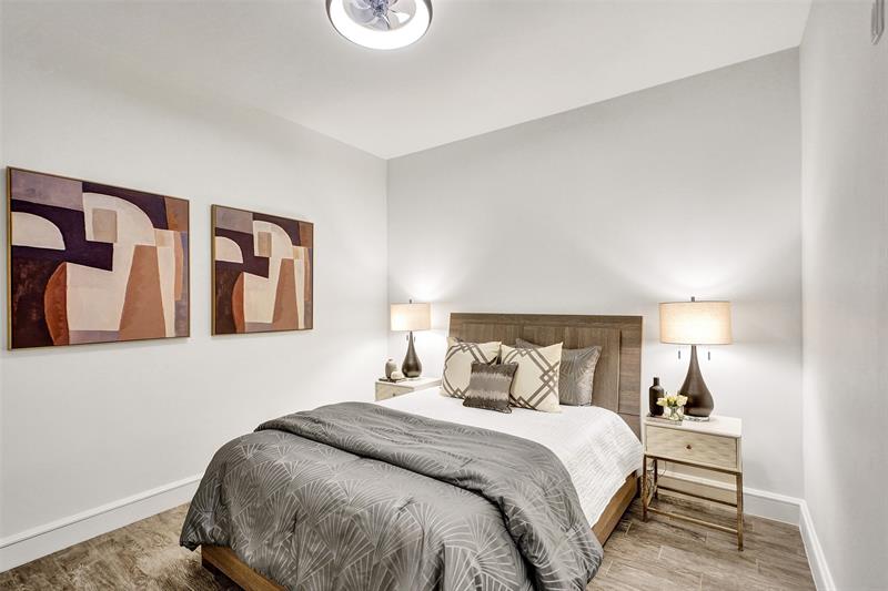 Image 25 of 72 For 4511 El Mar Dr  203