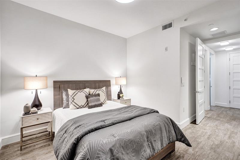 Image 26 of 72 For 4511 El Mar Dr  203