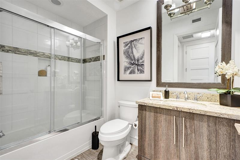 Image 29 of 72 For 4511 El Mar Dr  203