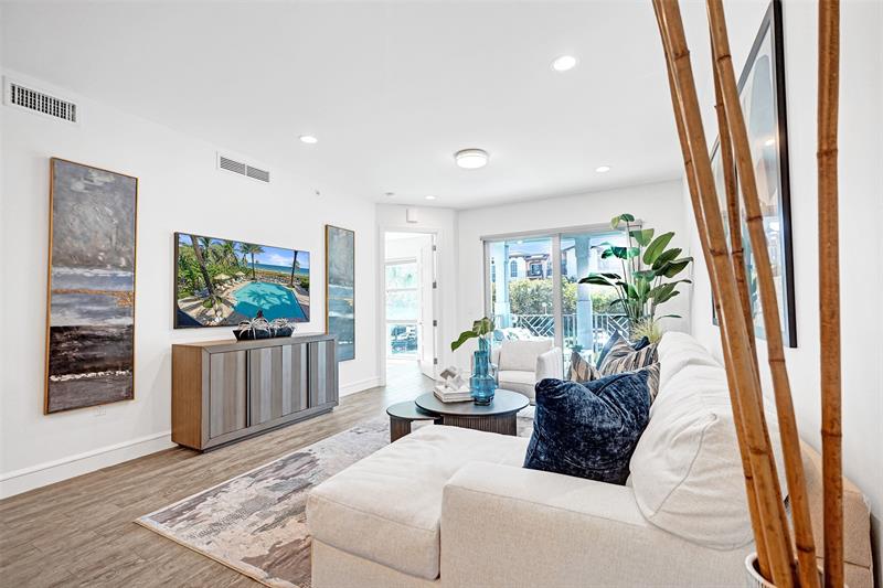 Image 36 of 72 For 4511 El Mar Dr  203