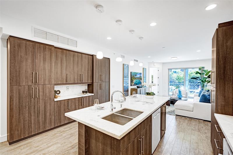 Image 37 of 72 For 4511 El Mar Dr  203