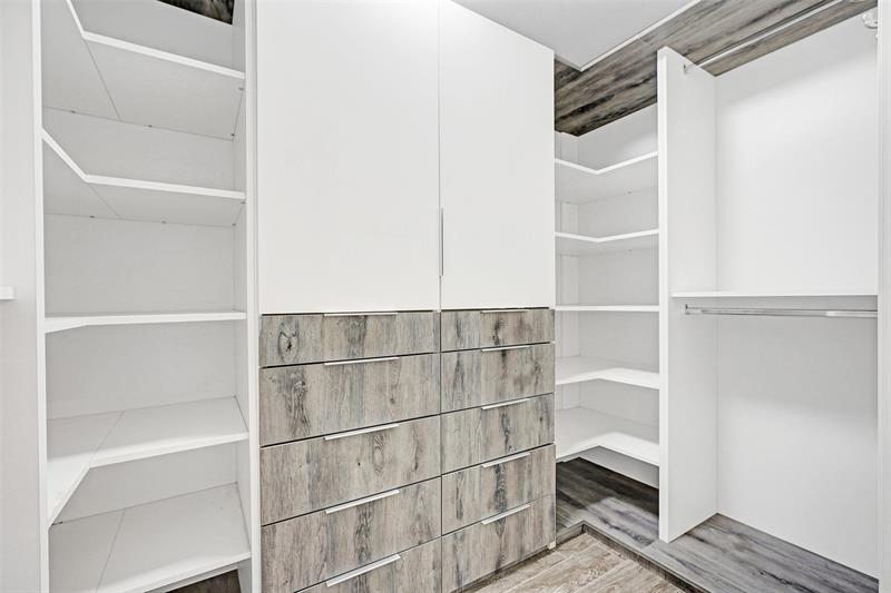 Image 42 of 72 For 4511 El Mar Dr  203