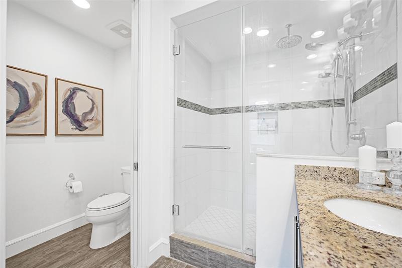 Image 47 of 72 For 4511 El Mar Dr  203