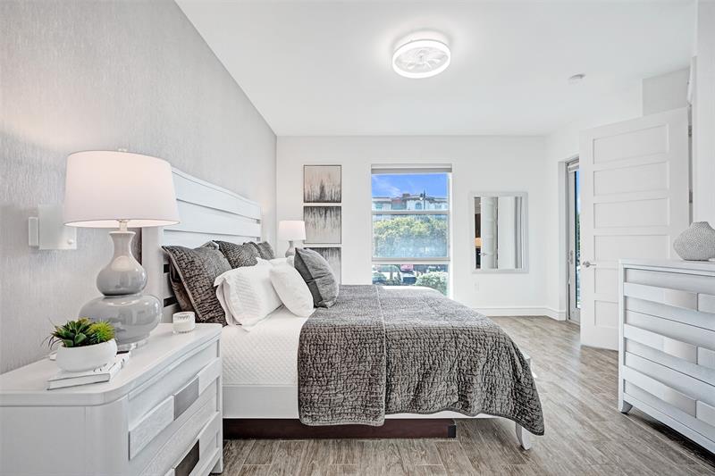 Image 6 of 72 For 4511 El Mar Dr  203