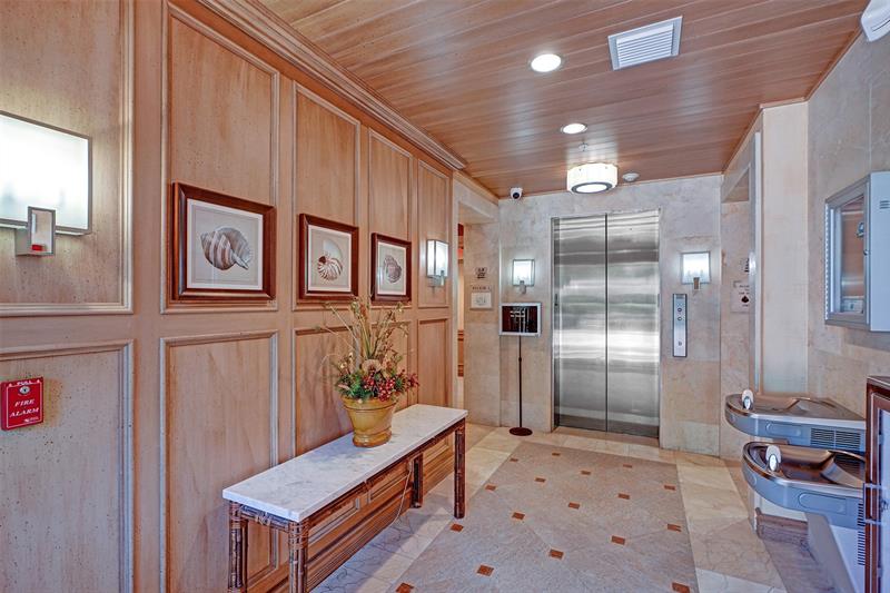 Image 60 of 72 For 4511 El Mar Dr  203