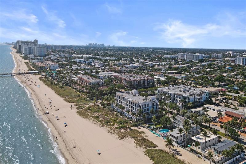 Image 9 of 72 For 4511 El Mar Dr  203