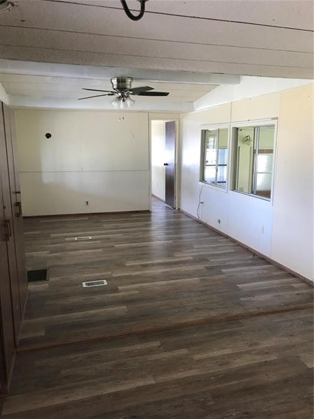 Image 7 of 13 For 1474 Lake Dr